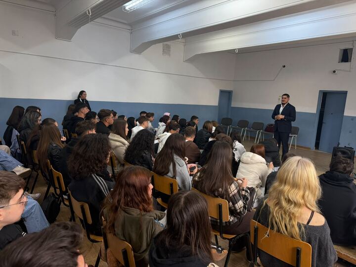 Elevi ai Liceului Tehnologic „Grigore Cerchez” la evenimentul StartStud